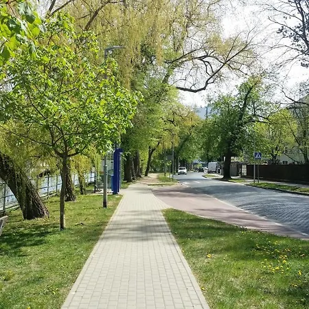 Nad Parseta W Centrum - Prywatne Miejsce Postojowe & Dwa Rowery