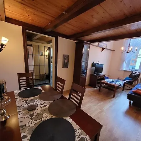 Nad Parseta W Centrum - Prywatne Miejsce Postojowe & Dwa Rowery * コウォブジェク