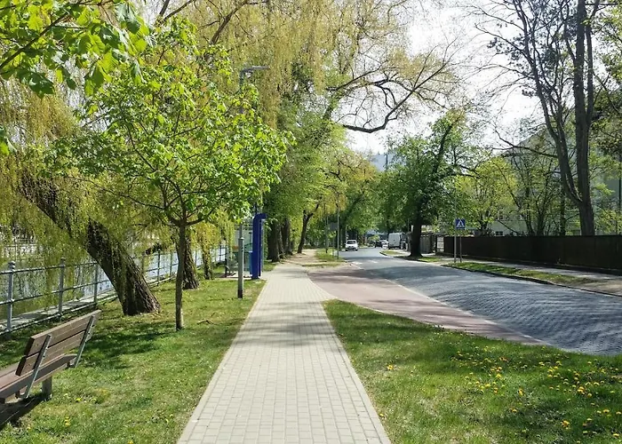 Nad Parseta W Centrum - Prywatne Miejsce Postojowe & Dwa Rowery